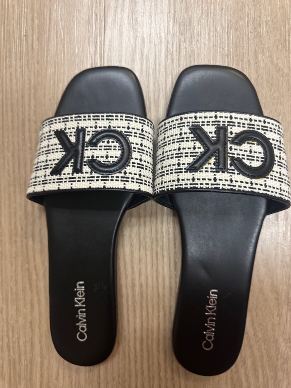 Calvin Klein Yides Slide Sandals